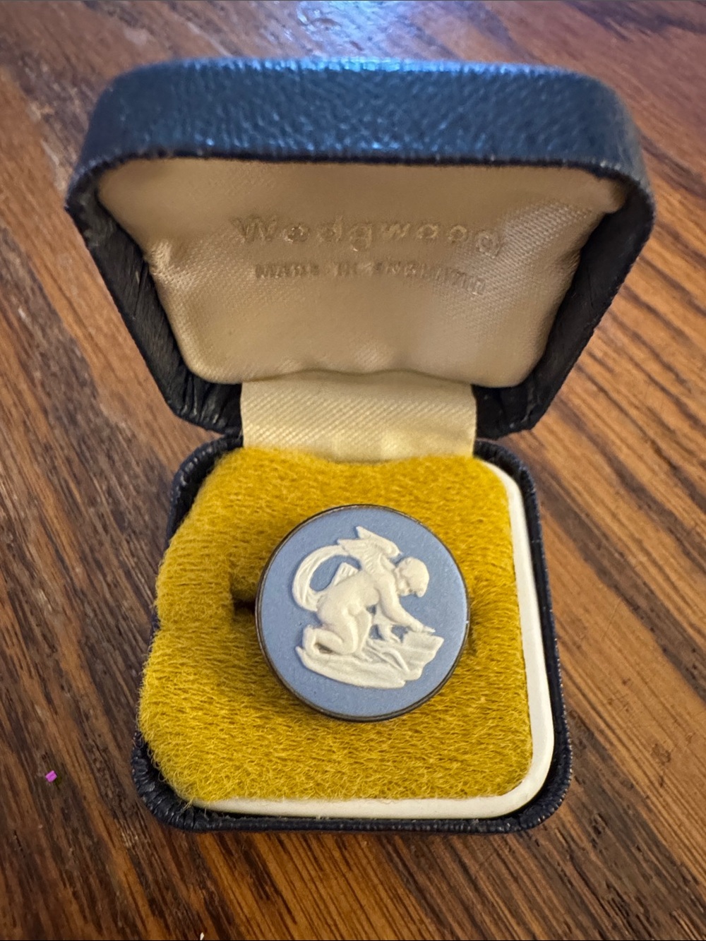 Vintage Wedgwood ring